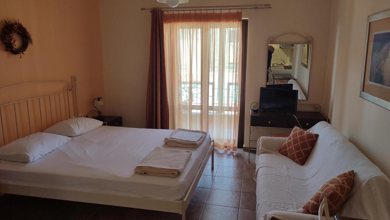 Guesthouse Michobeis Kamarína Esterno foto