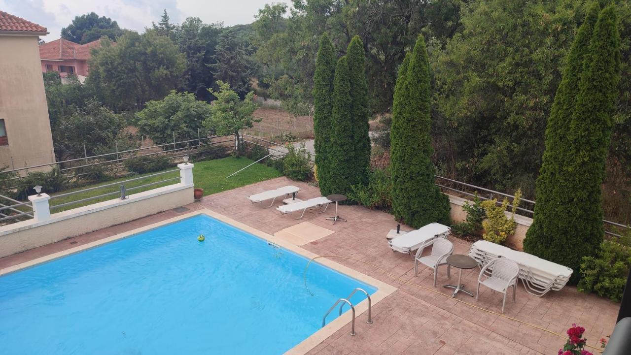 Guesthouse Michobeis Kamarína Esterno foto